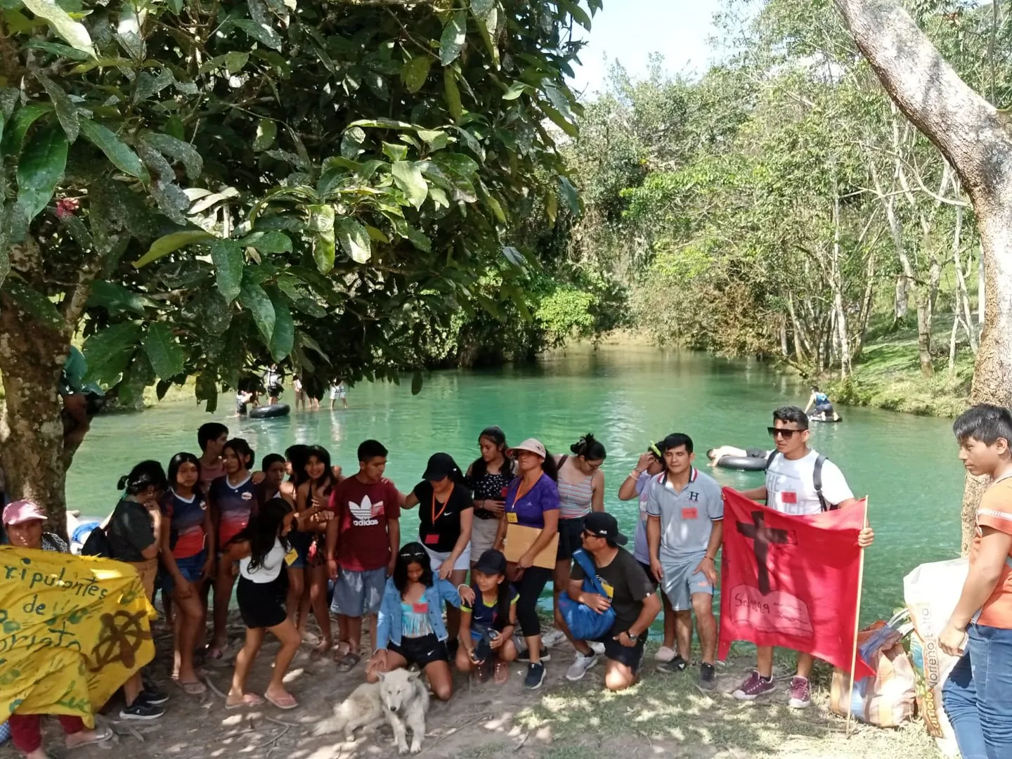 Jeugdkamp San Martín — groepsfoto jongeren