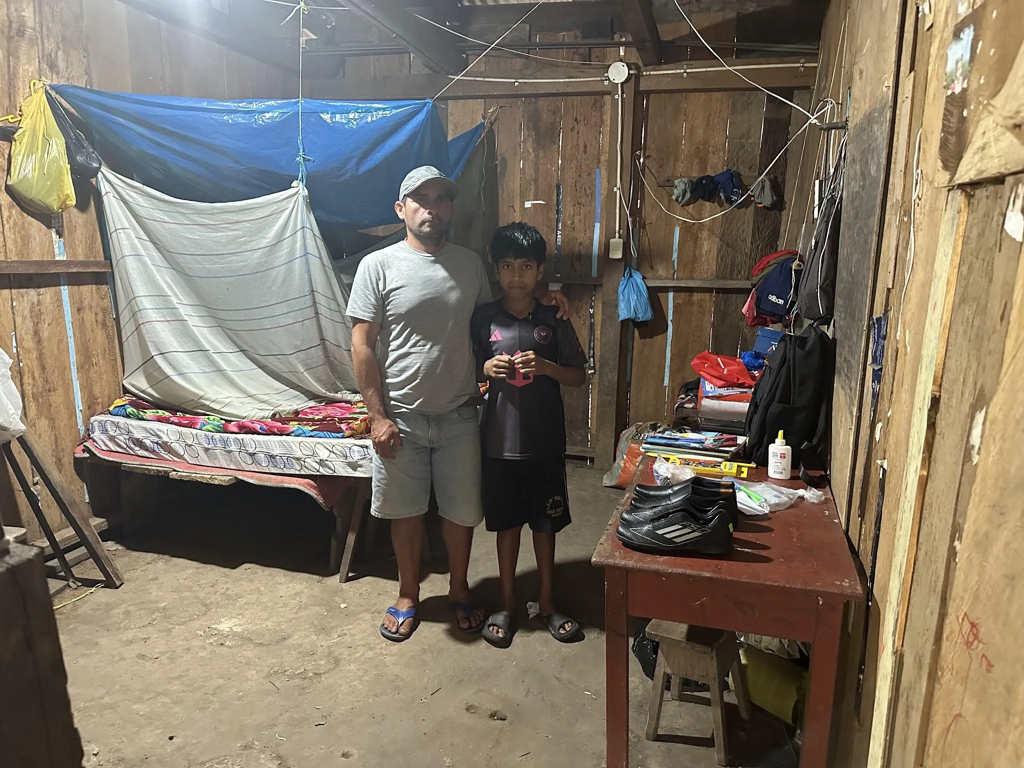 Marcos met zijn oom binnen